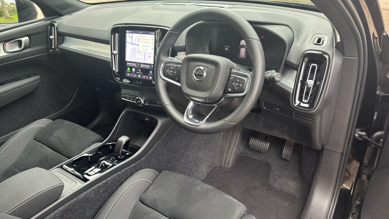 Volvo XC40 2.0 B3P Plus Black Edition 5dr Auto Petrol Estate